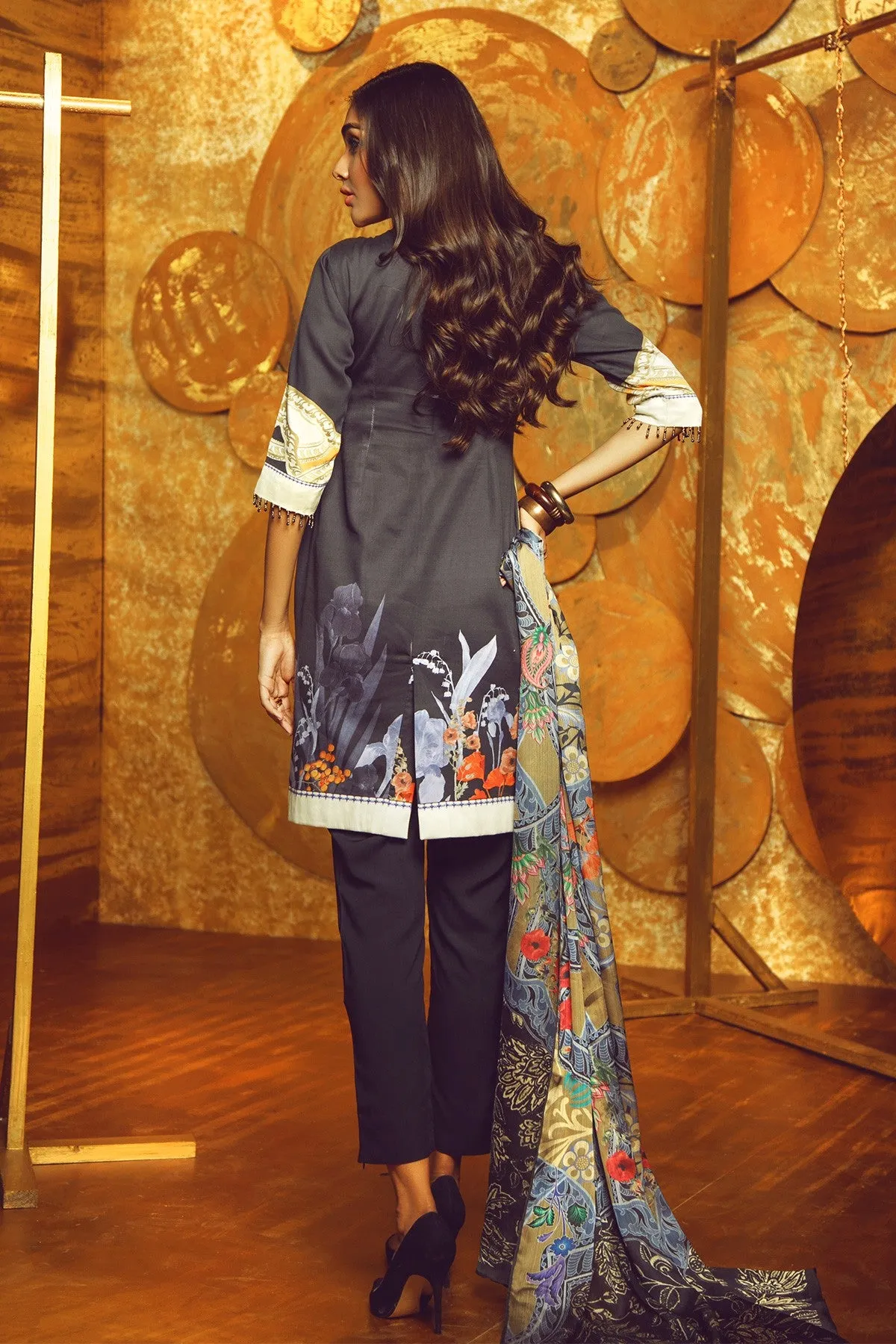 AlKaram Winter Collection 2019 – 3 Piece Printed Cotton Satin Suit with Fancy Dupatta – FW-28-19-Brown